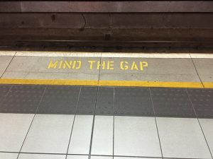 mind-the-gap-882368_640